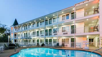 季節限定屋外プール