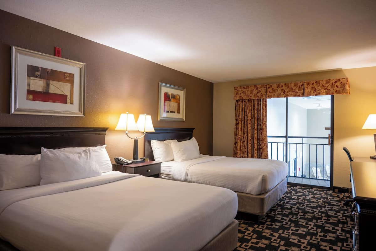 Standard Room, 2 Queen Beds, Non Smoking, Pool View