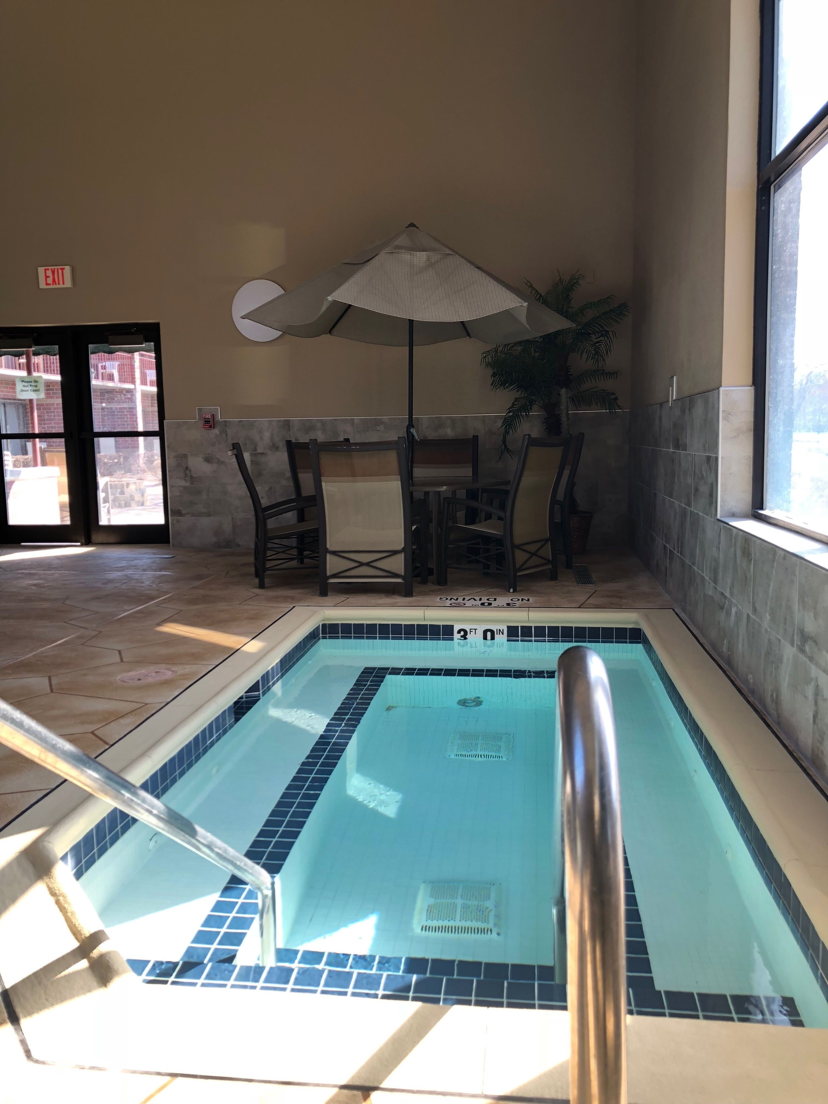 indoor spa tub
