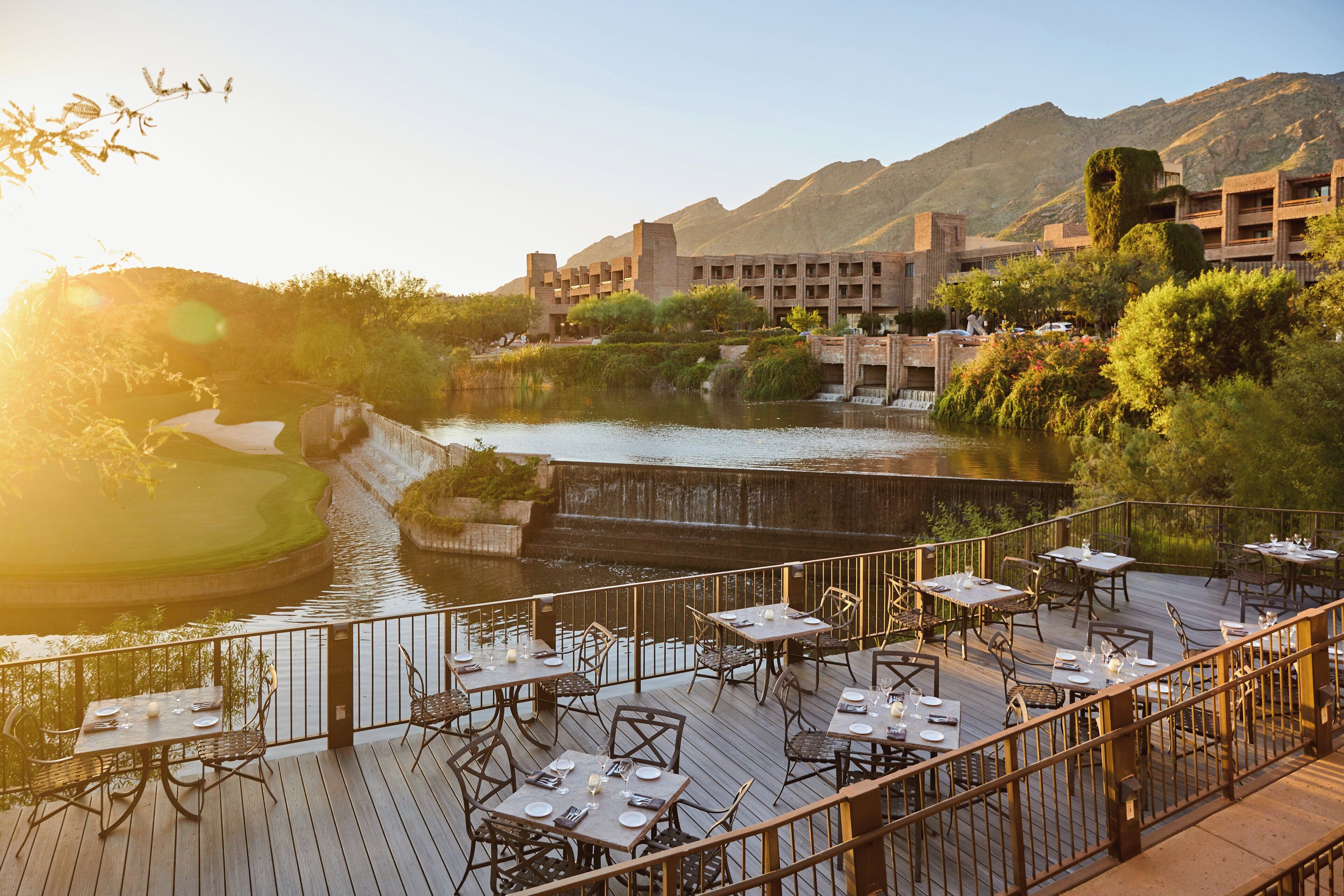 4 restaurants servant le petit déjeuner, spécialités Cuisine américaine