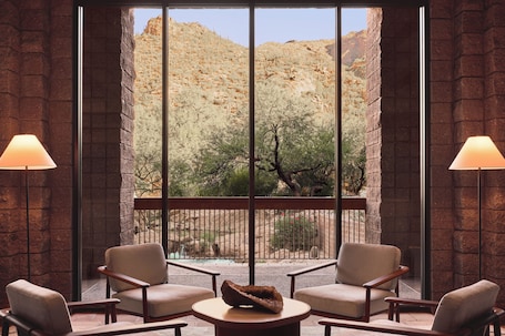 Lobby sitting area. Loews Ventana Canyon Resort