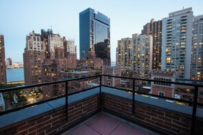 Suite, 1 Bedroom, Balcony (Luxe, King) | Terrace/patio