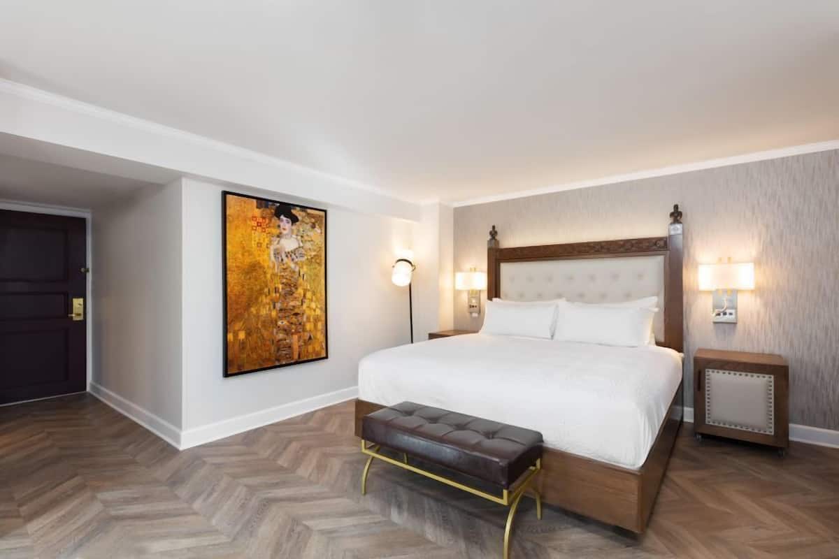Chambre, 1 trĂšs grand lit, balcon (Luxe)