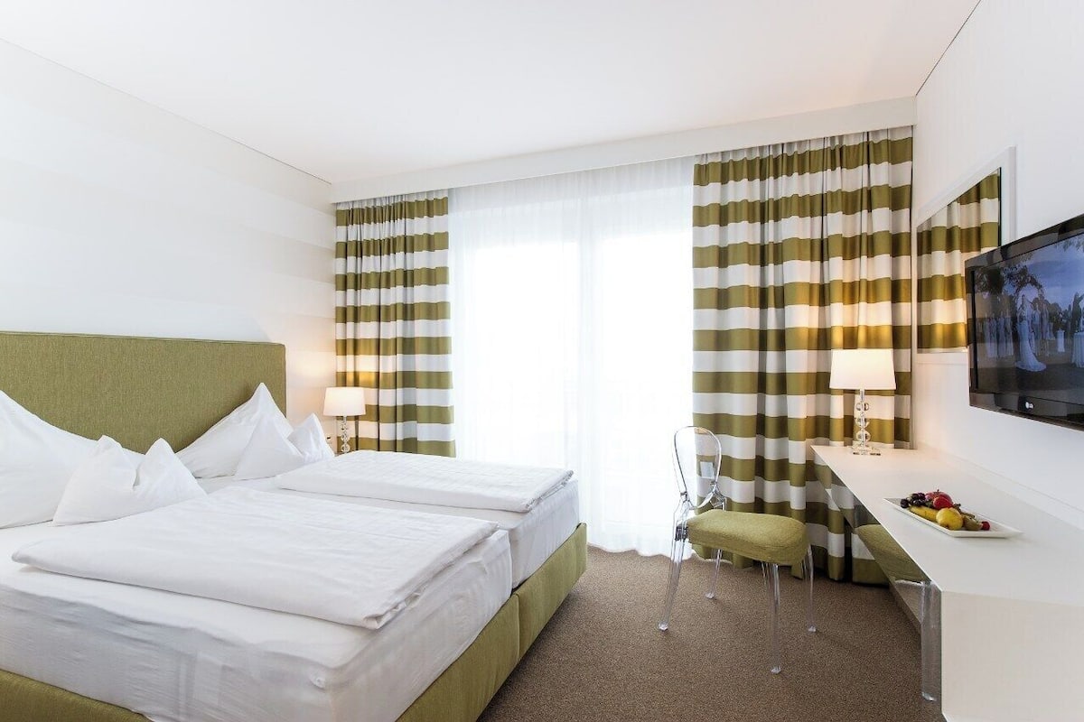 Comfort Double Room | 1 bedroom, hypo-allergenic bedding, minibar, in-room safe