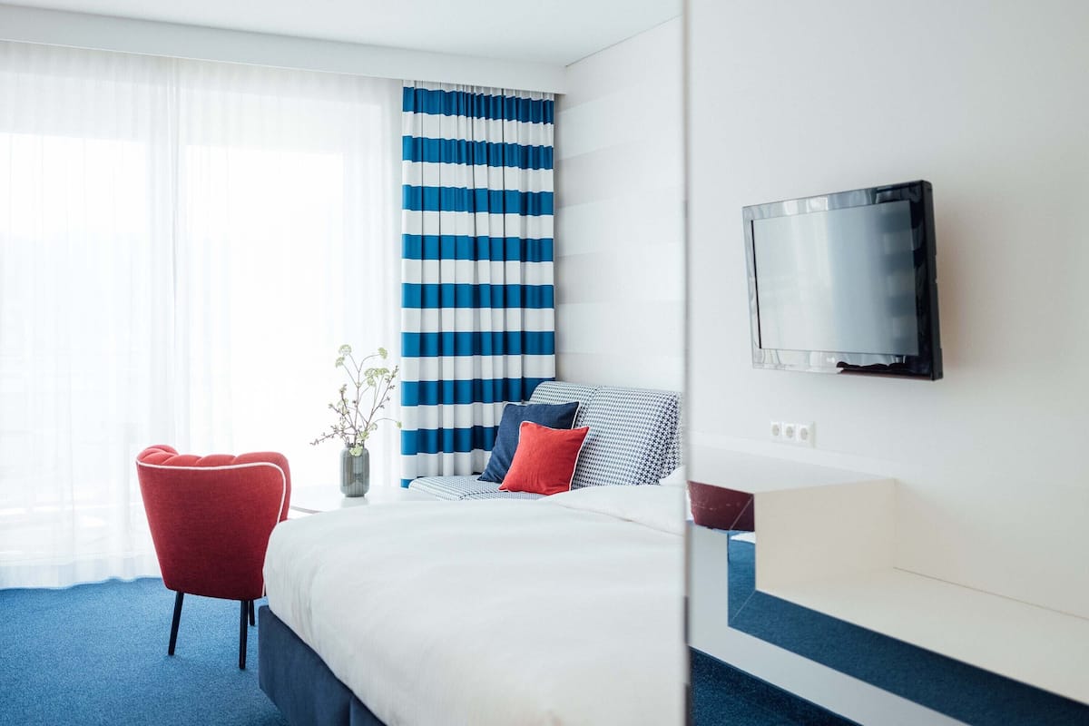 Deluxe Double Room, 1 Double Bed, Lake View, Executive Level