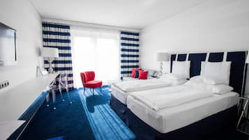 Deluxe Double Room, Lakeside (Maritim Badehaus) | Hypo-allergenic bedding available, minibar, in-room safe, desk