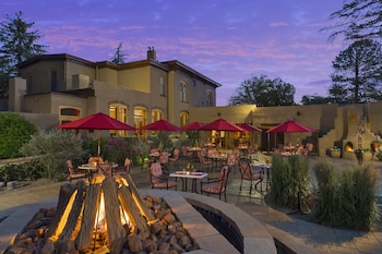 2 bars/lounges, cocktail bar at La Posada de Santa Fe, A Tribute Portfolio Resort & Spa