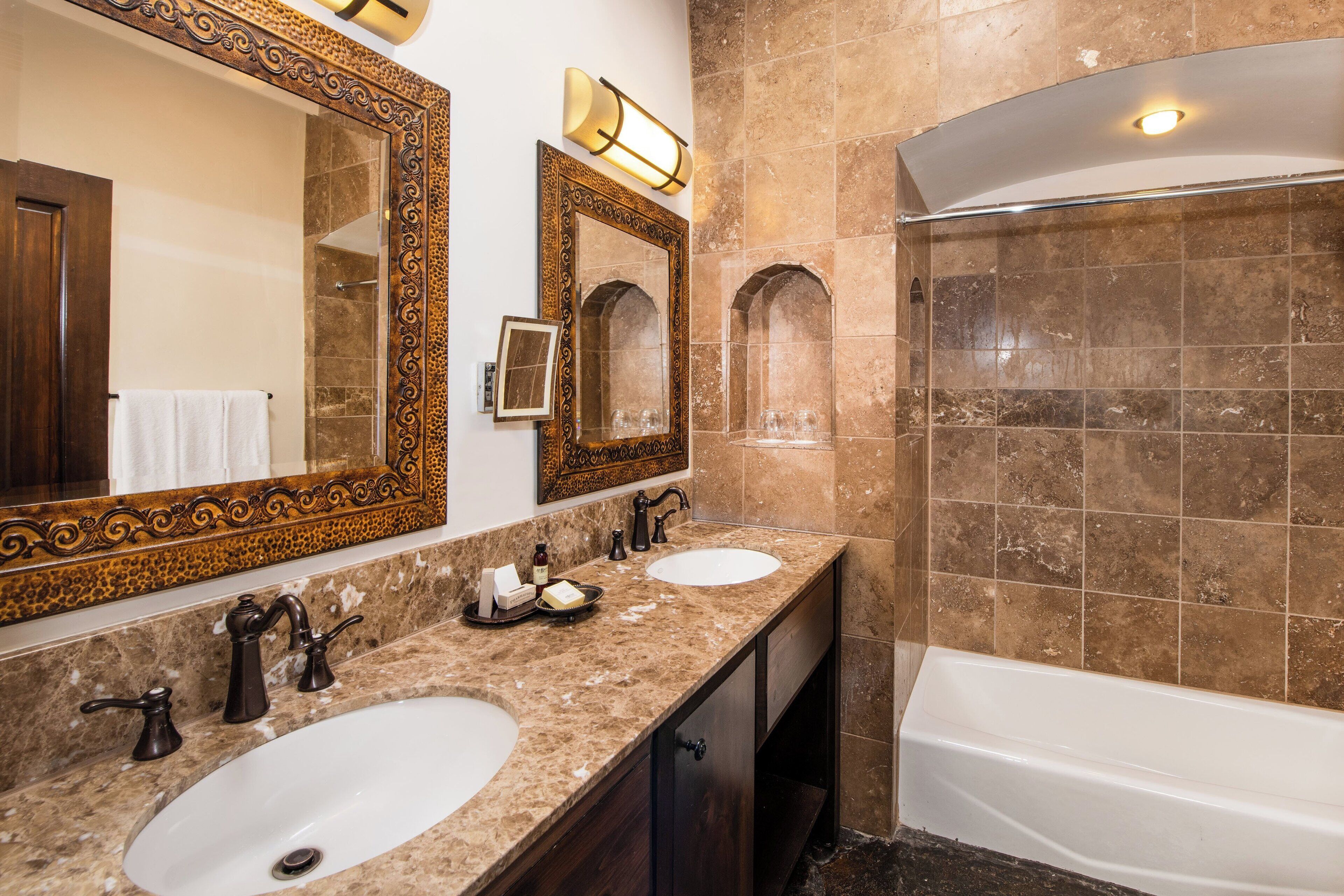Combined shower/tub, free toiletries, hair dryer, bathrobes