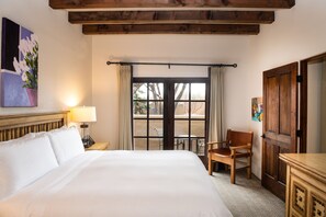 Premium bedding, in-room safe, individually decorated - La Posada de Santa Fe, A Tribute Portfolio Resort & Spa by Marriott (Santa Fe)