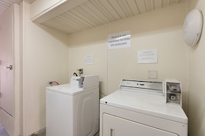 Laundry room - Motel 6 Livingston, TX (Livingston)