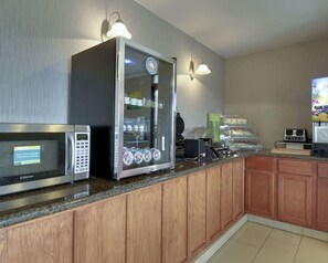 Buffet déjeuner gratuit tous les jours