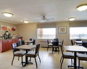 Bao gồm bữa sáng buffet hàng ngày 
