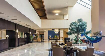 Sheraton Norfolk Waterside Hotel