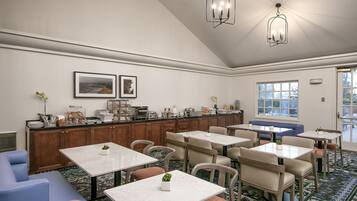 Free daily continental breakfast