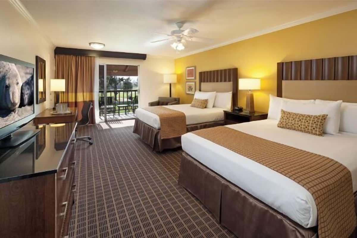 1 bedroom, premium bedding, desk, blackout curtains