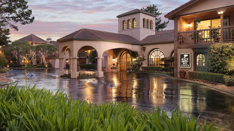 Half Moon Bay Lodge