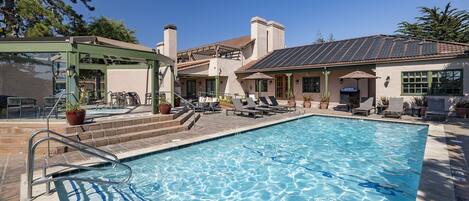 Piscine extérieure, piscine chauffée