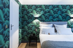 3 bedrooms, premium bedding, free minibar items, in-room safe