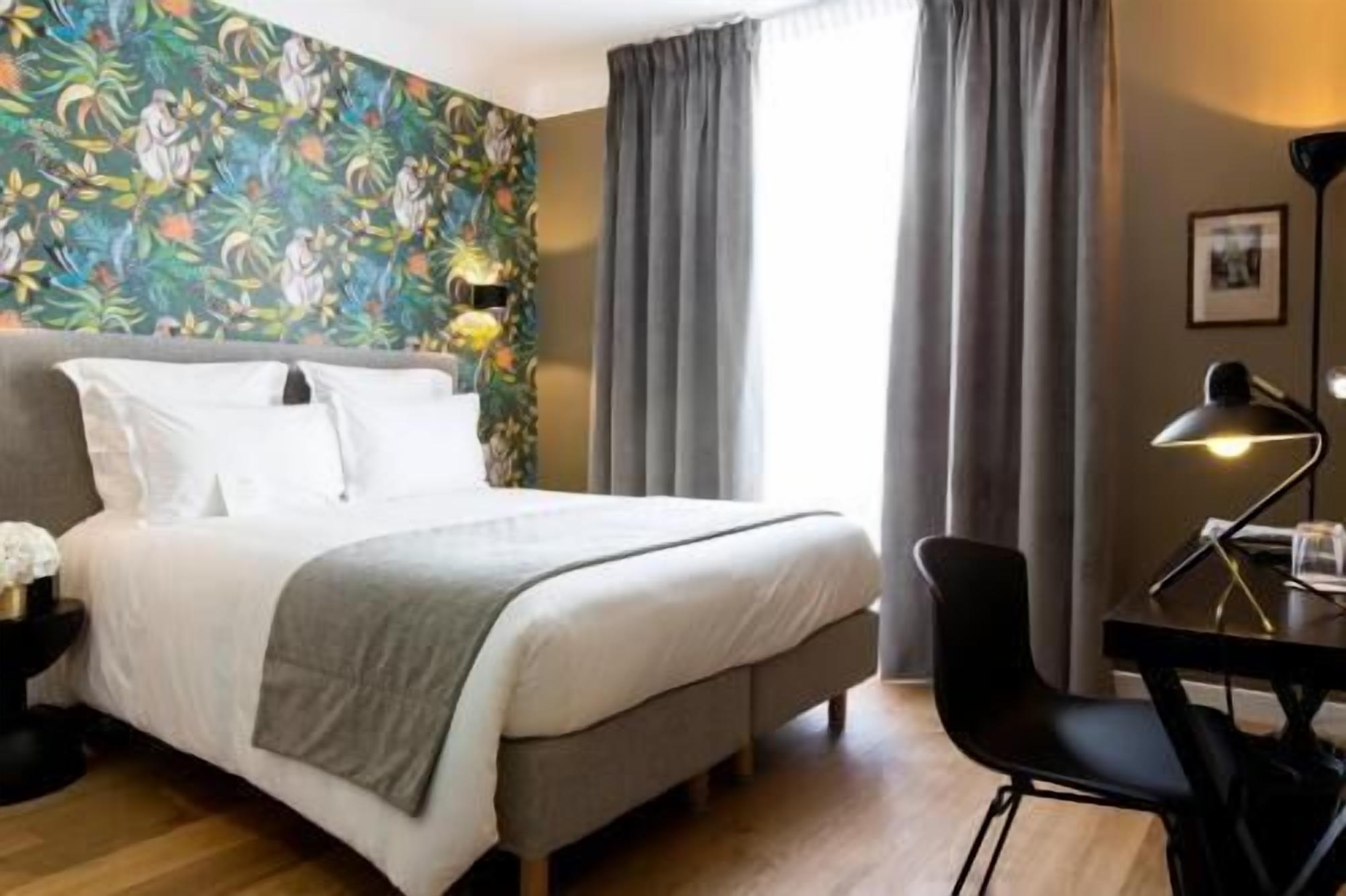 Premium bedding, free minibar items, in-room safe