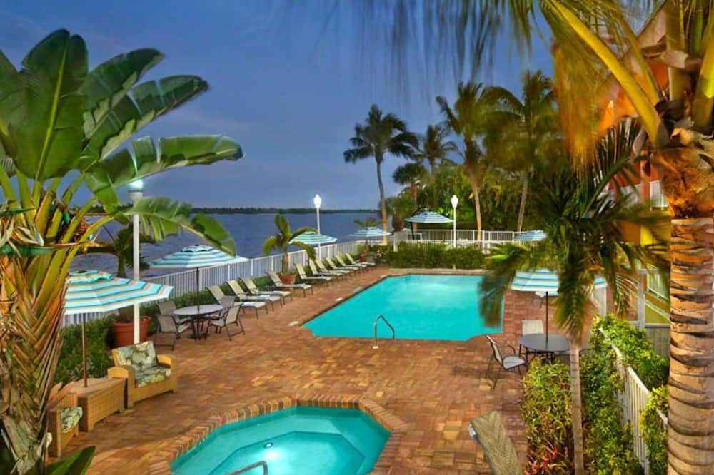 Fairfield Inn And Suites By Marriott Palm Beach