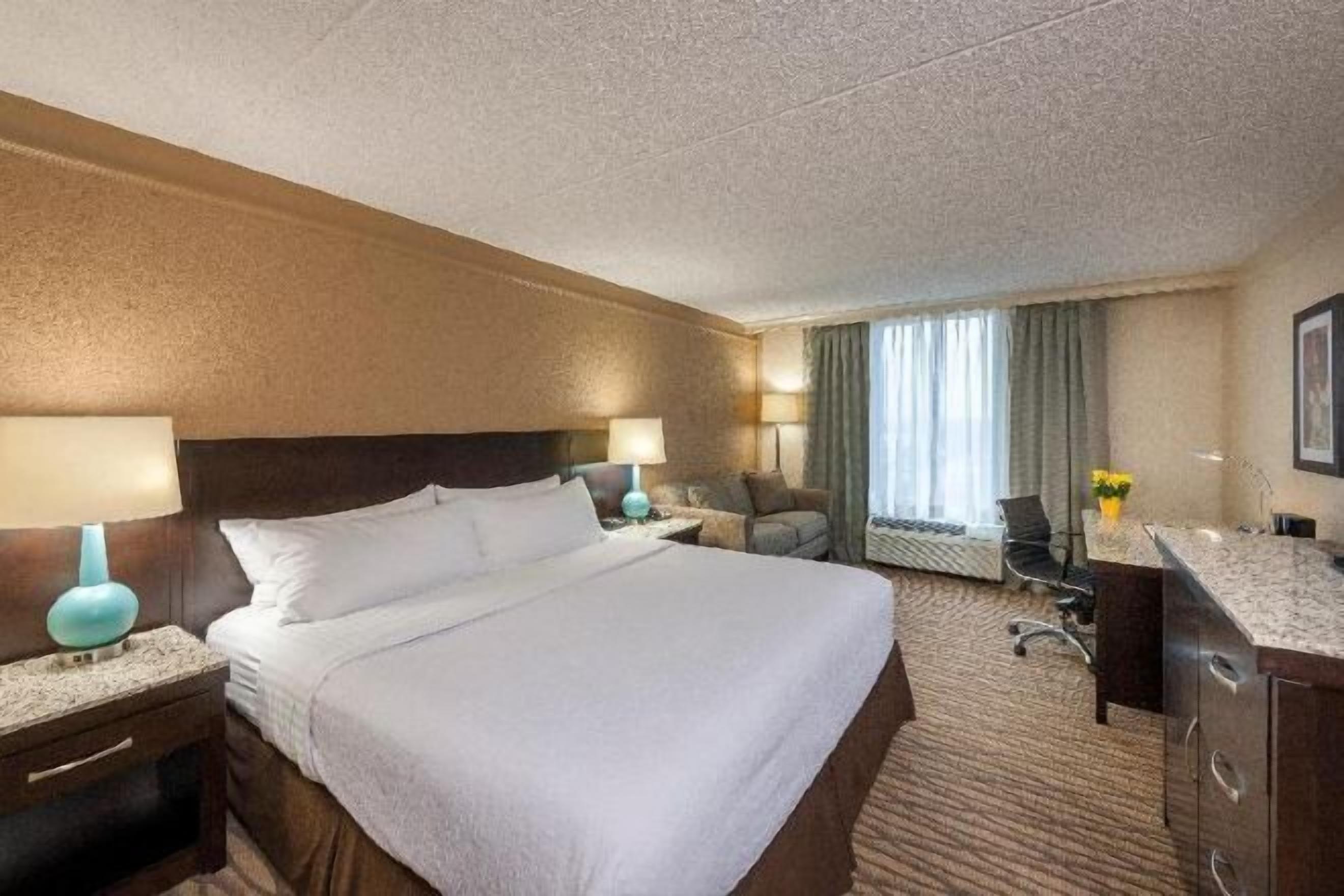 In-room safe, individually furnished, desk, laptop workspace