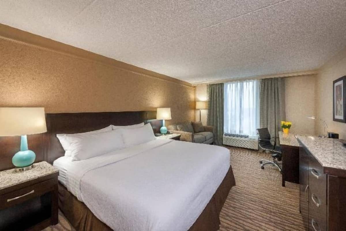 In-room safe, individually furnished, desk, laptop workspace