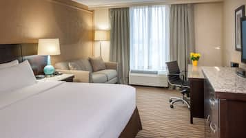 スタンダード ルーム キングベッド 1 台 禁煙 冷蔵庫 (with Sofabed) | セーフティボックス (室内)、客室ごとに異なるインテリア、デスク、ノートパソコン用作業スペース