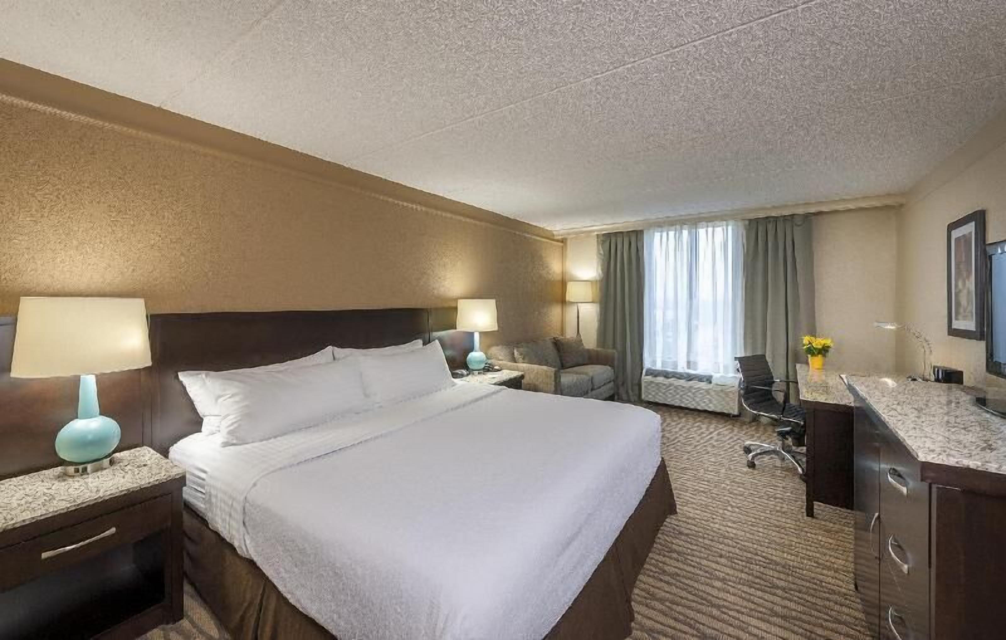 In-room safe, individually furnished, desk, laptop workspace