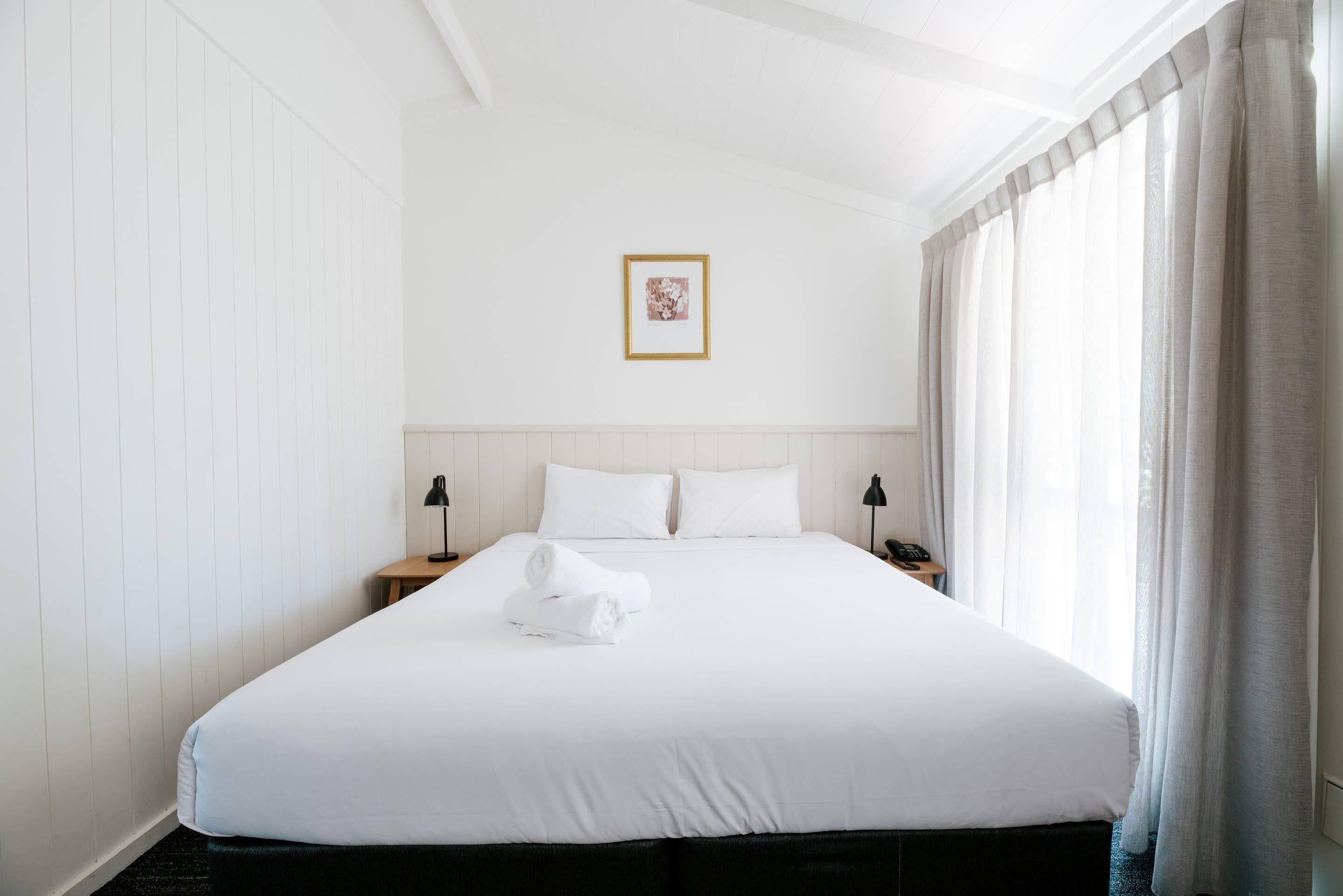 ファミリー ルーム コートヤード | ミニバー、デスク、アイロン / アイロン台、ベビーベッド