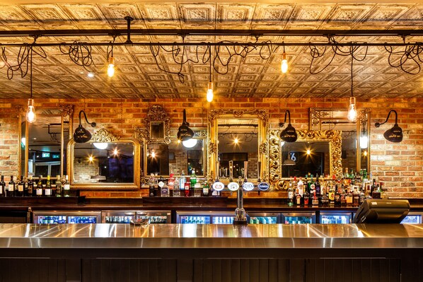 2 bar/lounge