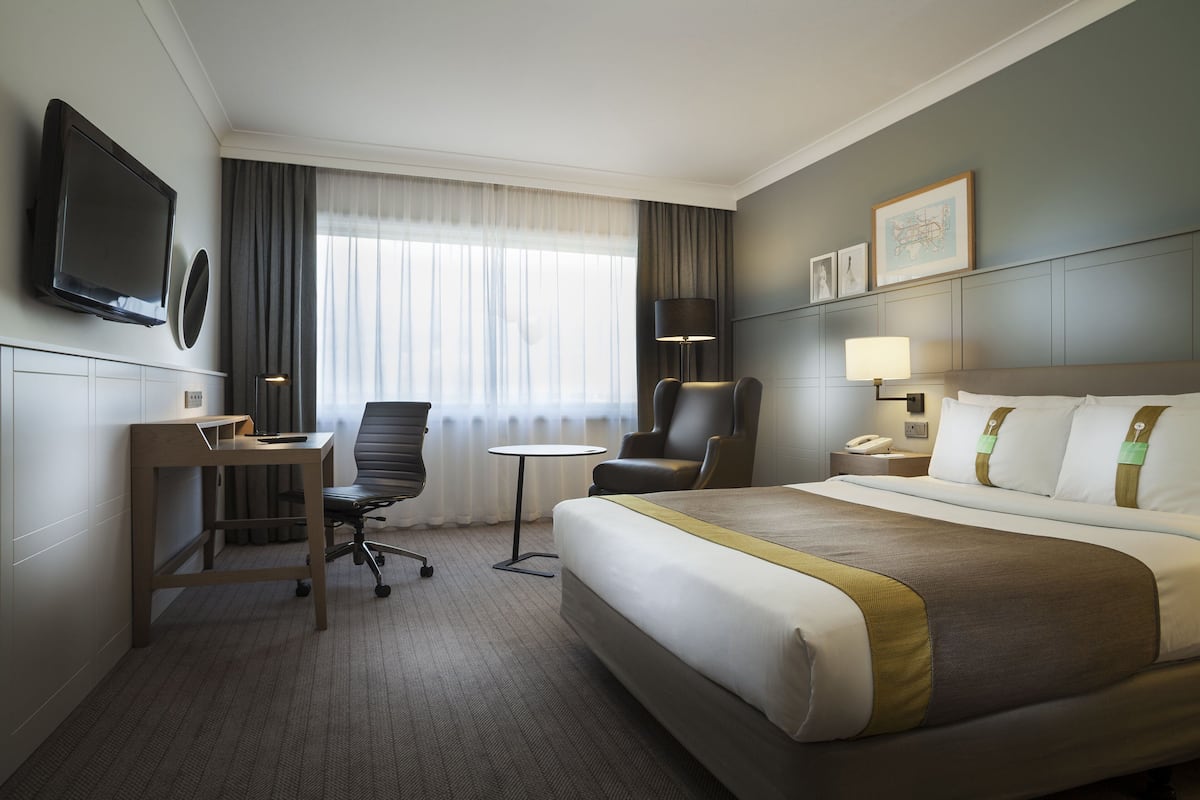 Standard Room, 1 Double Bed (Refurbished) | Egyptian cotton sheets, premium bedding, in-room safe, desk