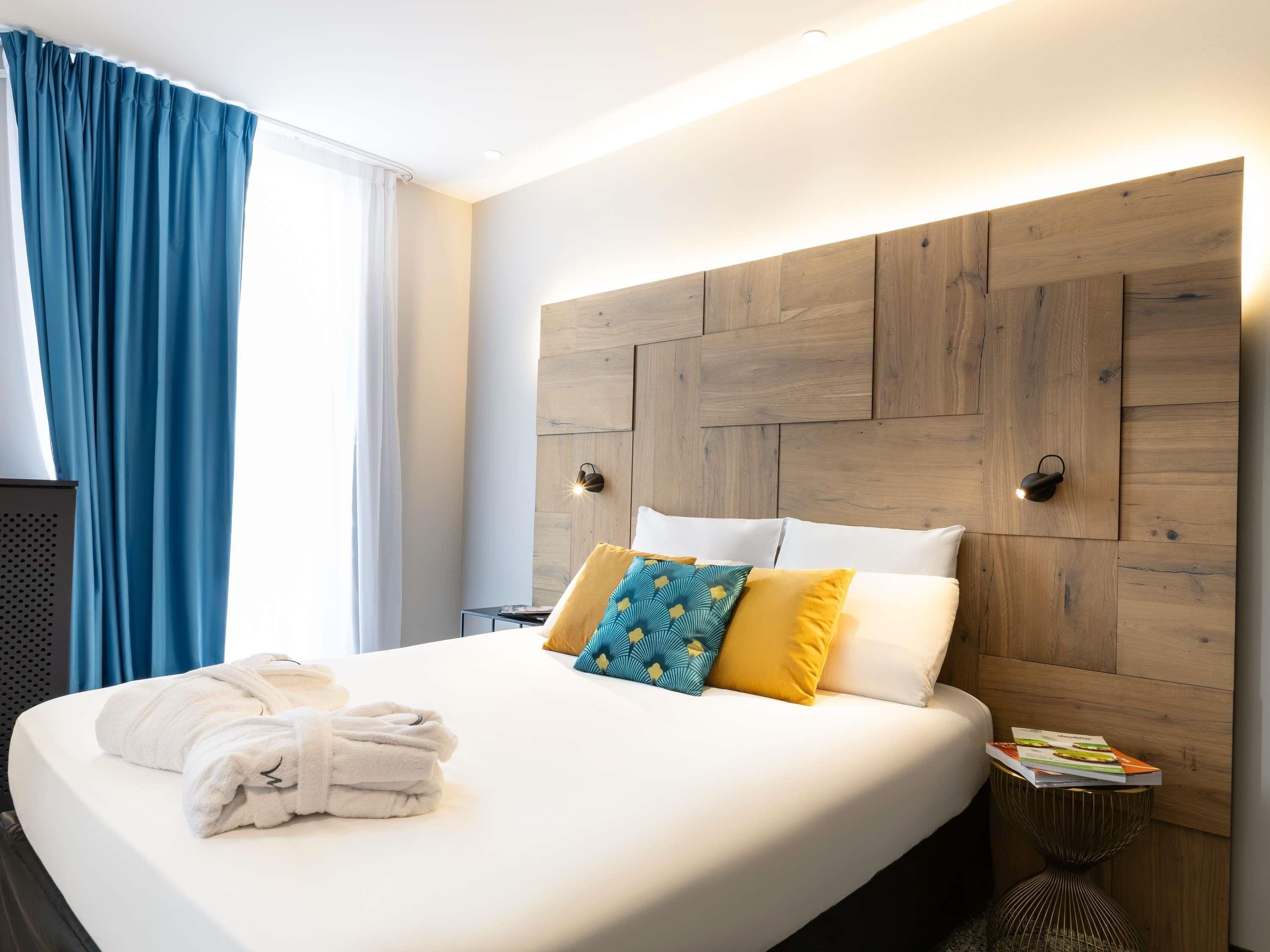 Privilege ルーム ダブルベッド 1 台 | 高級寝具、ピロートップベッド、セーフティボックス (室内)、デスク