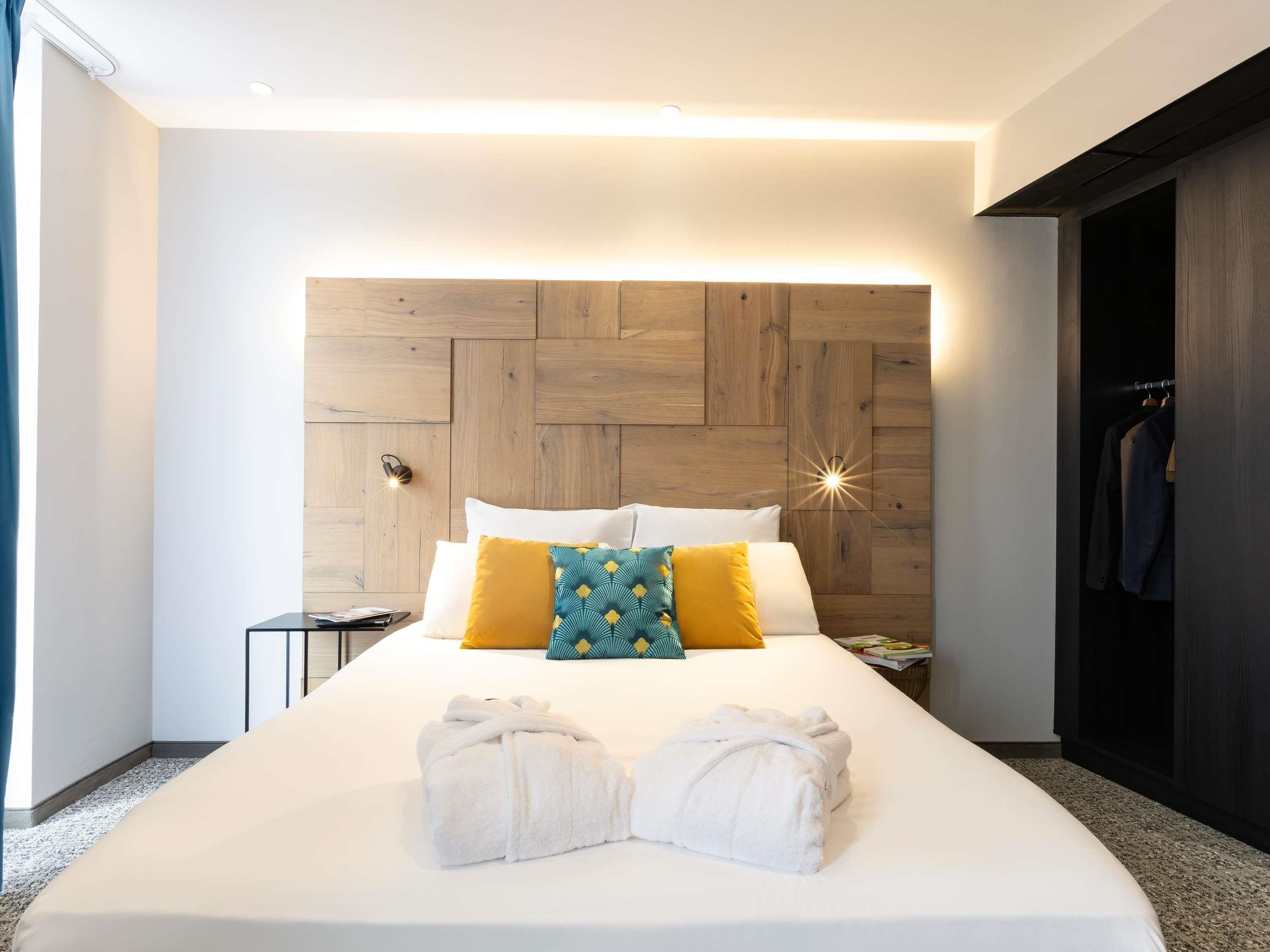 Privilege, Kamer, 1 tweepersoonsbed | Luxe beddengoed, pillowtop-bedden, een kluis op de kamer, een bureau