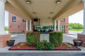 Front of property - Motel 6 Lexington, VA (Lexington)