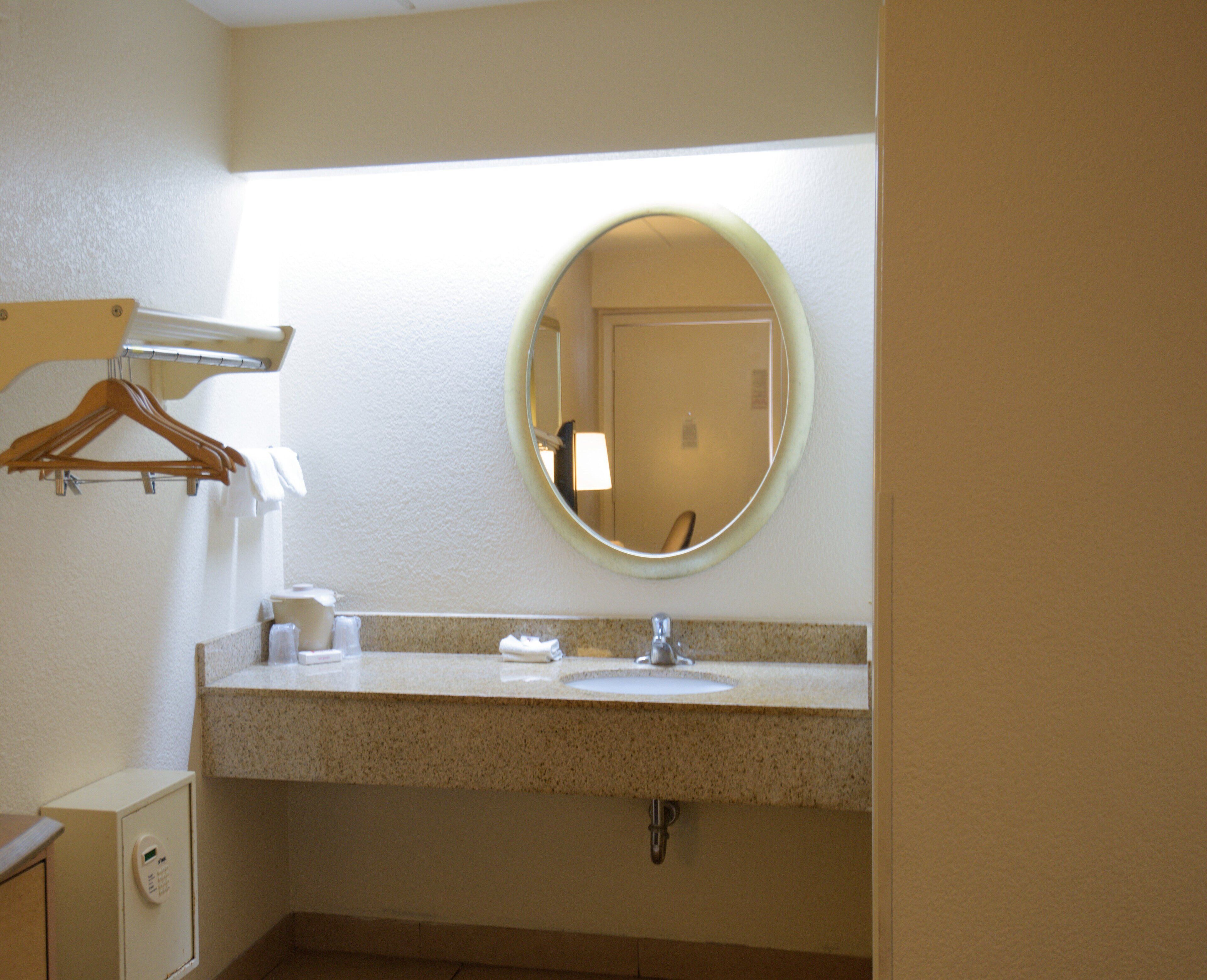 Photo - Red Roof Inn Lafayette, LA