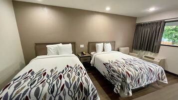 Cunas gratuitas, wifi gratis, ropa de cama y despertador