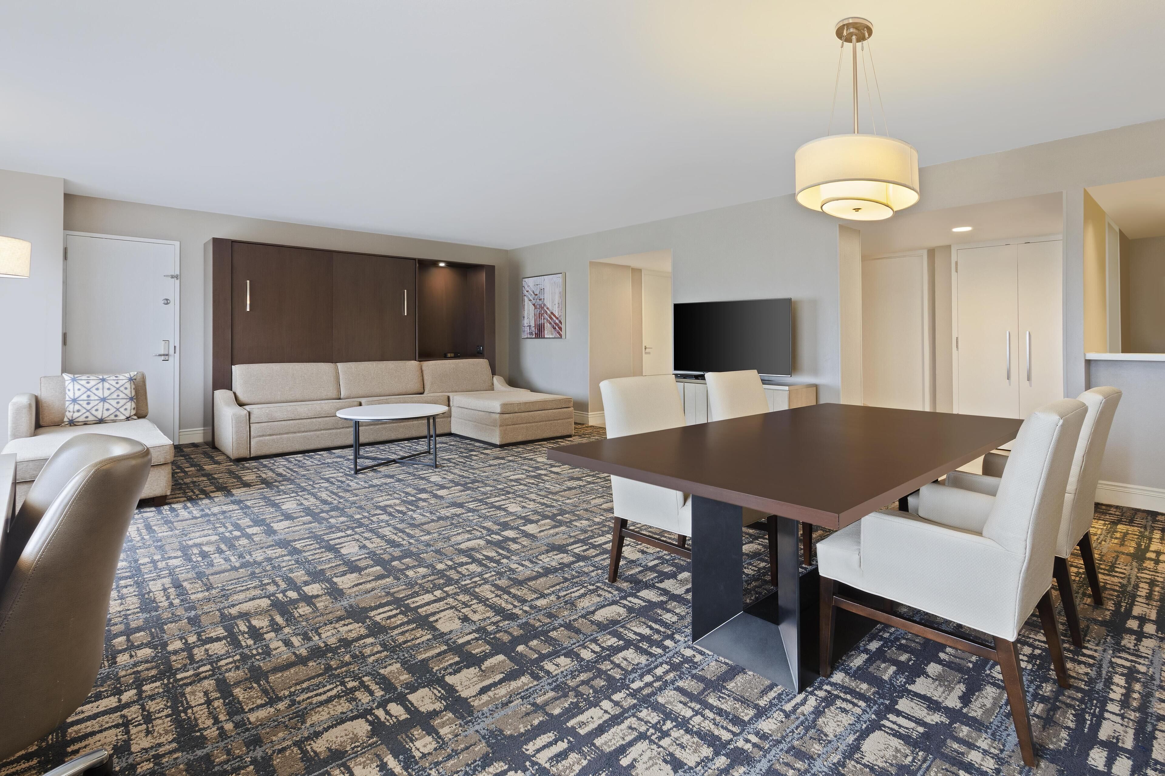 Téléviseur à écran plat de 37 po avec télévision par câble, téléviseur