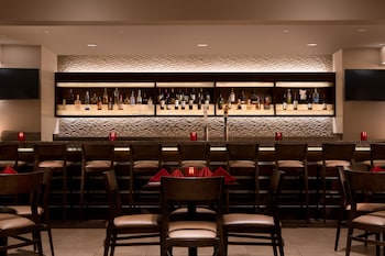 2 restaurants, breakfast, lunch, dinner served; Asian cuisine at Hilton Orlando Lake Buena Vista - Disney Springs® Area