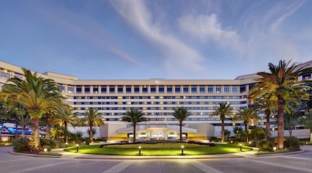 Front of property. Hilton Orlando Lake Buena Vista - Disney Springs® Area