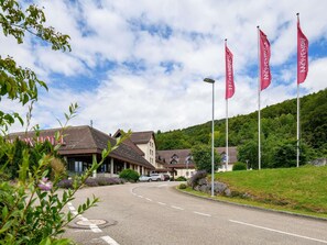 Exterior - Mövenpick Hotel Egerkingen (Egerkingen)