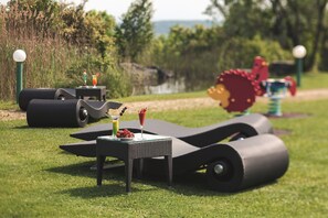 Area giochi per bambini (all'aperto)
