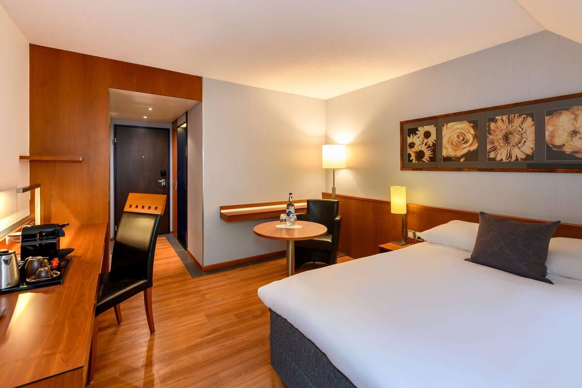 Room, 2 Single Beds (Sleep) | Hypo-allergenic bedding, minibar, in-room safe, desk