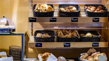 Desayuno buffet todos los días (con cargo)