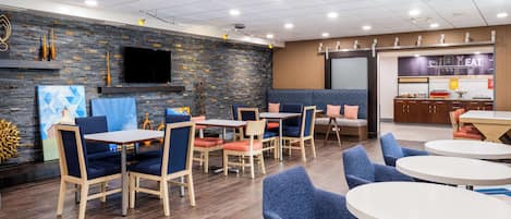 Tägliches inbegriffenes großes Frühstück