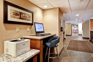 Business center - Hampton Inn Auburn (Auburn)