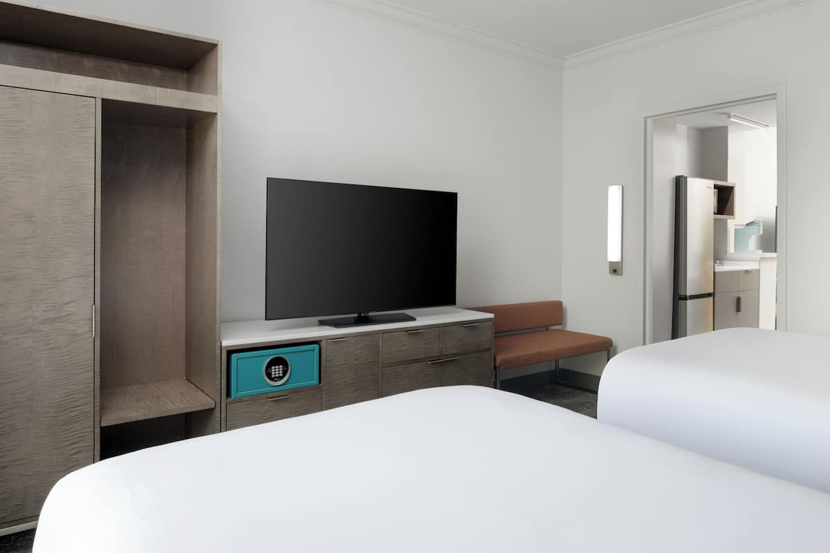 Room, 1 Bedroom, Bathtub