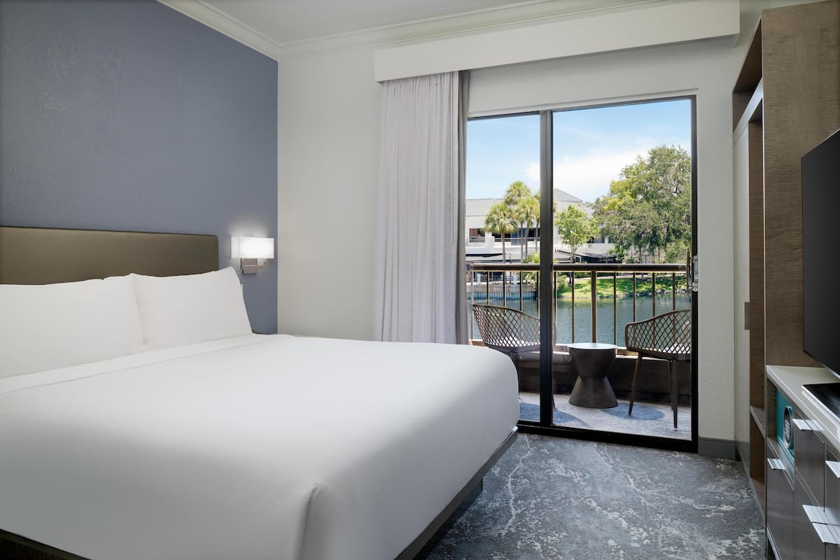 1 bedroom, premium bedding, in-room safe, desk