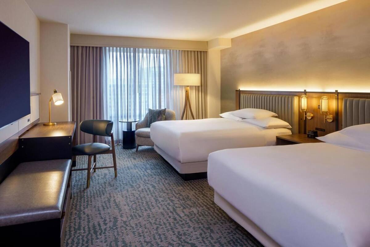 1 Schlafzimmer, hochwertige Bettwaren, Daunenbettdecken