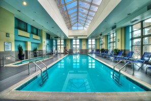 Indoor pool, sun loungers