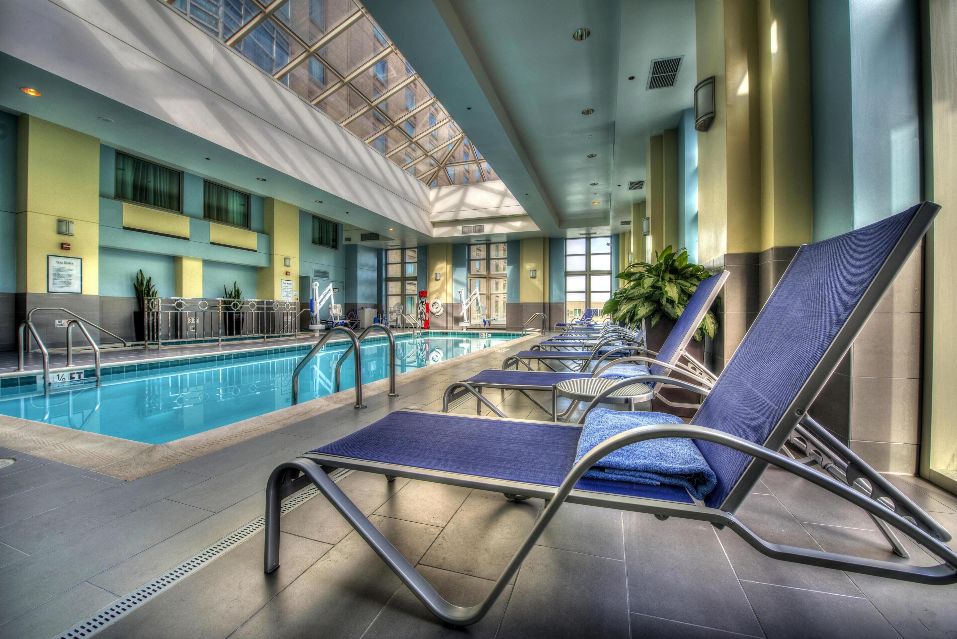 Indoor pool, sun loungers